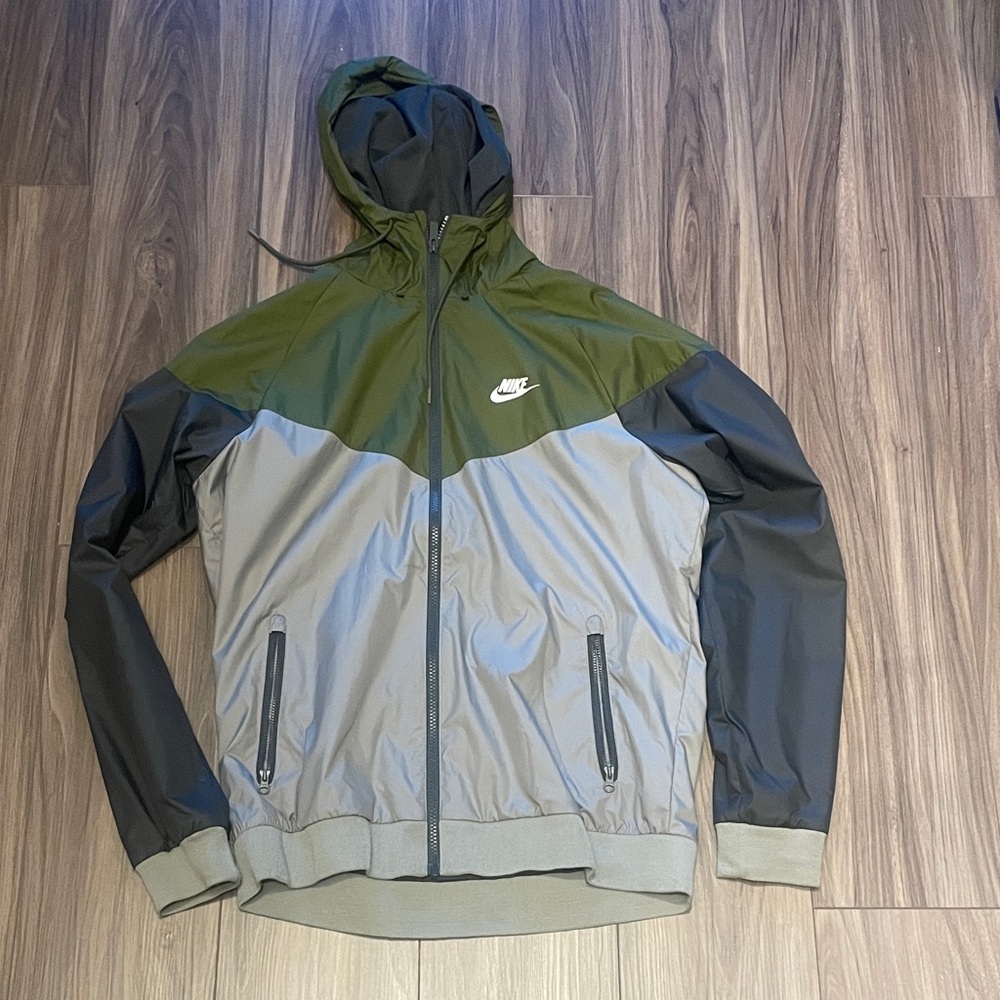 Nike Men's Olive and Gray Windbreaker